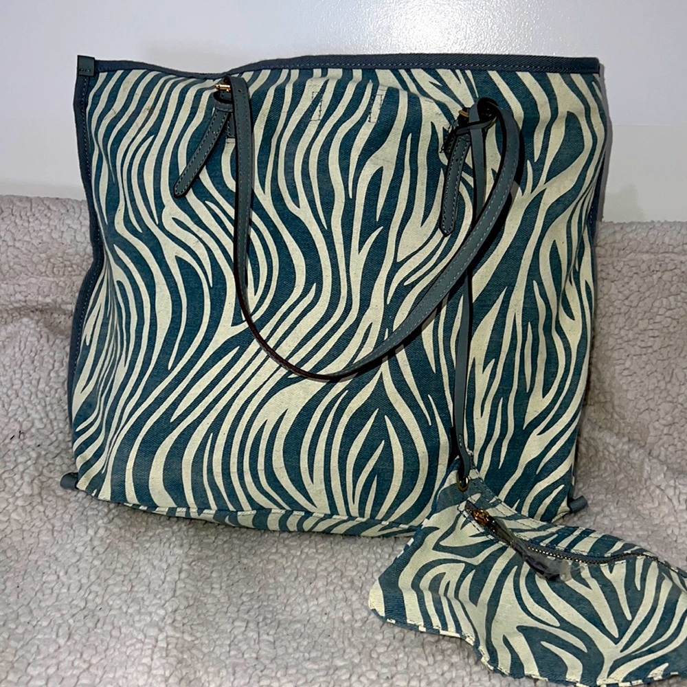 Street level tote with mini pouch attachment